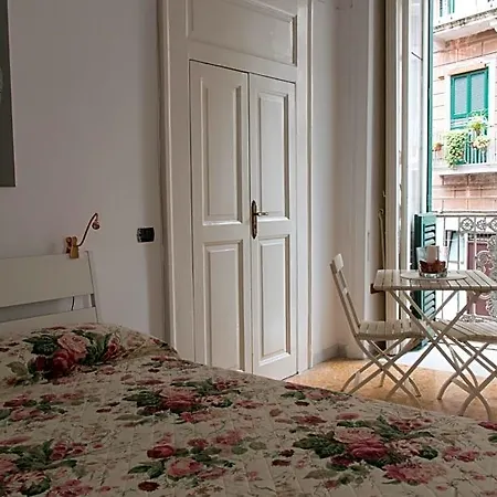 Cirillo 65 Bed & Breakfast Naples